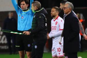 時隔2年復(fù)出！37歲卡塔爾世界杯冠軍成員帕普·戈麥斯重返賽場