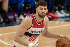 勢(shì)如破竹！武克切維奇反擊劈扣&惠特摩爾空接得手 奇才轟出14-0