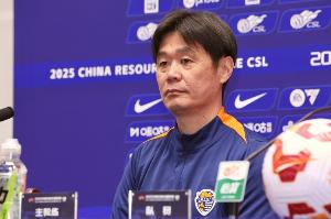 直播吧：李霄鵬教練組跟海牛球員告別，下賽季不會再繼續(xù)執(zhí)教海牛