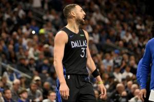 克萊：灰熊之前玩過臟的 22年季后賽他們把我隊(duì)友胳膊肘弄骨折了