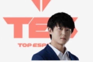 業(yè)內(nèi)教練~OBGG顯示：TES主教練Poppy