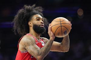 這球麥迪球迷熟！科比·懷特晃起麥科勒姆 對抗出手打成3+1