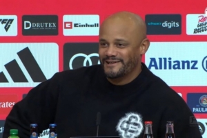 孔帕尼：拜仁的梅西？更希望卡爾做自己 定位球防守確實(shí)犯了錯(cuò)