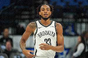 兩雙到手！克拉克斯頓6投4中&罰球2中2 得到10分11板3助2帽