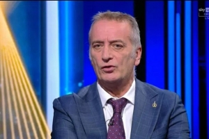 記者：國(guó)米右路單薄，原本買來(lái)的路易斯·恩里克已經(jīng)被棄用