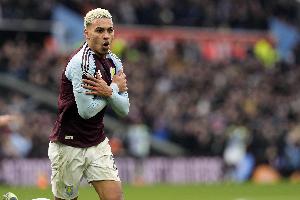 維拉中場羅杰斯：任意球破門？我當(dāng)時想試試，因為我有這技術(shù)