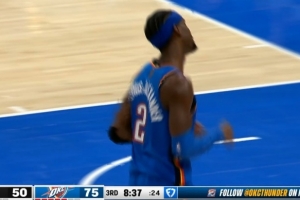 你還挺搞笑！亞歷山大弧頂撅腚妙傳霍姆格倫暴扣得分