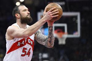 板凳發(fā)力！馬穆凱拉什維利半場6中4拿到10分5板 三分4中2