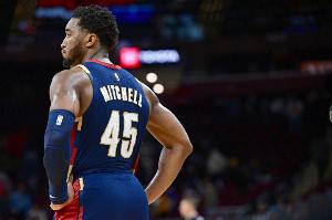 終于發(fā)力！米切爾連續(xù)兩記接球三分命中 騎士追到僅差4分！