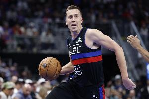 今天手感冰涼！鄧羅10中2&三分8中1僅拿9分4板 但正負(fù)值+15