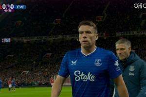 開場第10分鐘傷退，37歲科爾曼被奧布萊恩換下