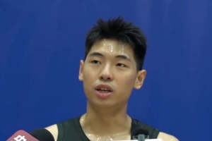 是否會害怕杜鋒？崔永熙：一開始害怕正常 杜導(dǎo)&郭導(dǎo)都很嚴肅認真