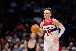 這是奇才隊(duì)？奇才首節(jié)狂轟45分&三分前8投全中 基斯珀特16分！