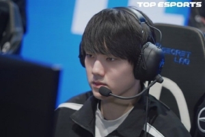 無(wú)需多言~JackeyLove轉(zhuǎn)發(fā)TES續(xù)約官博：加油！