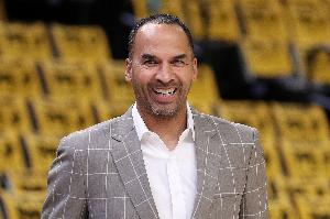 3內(nèi)線僅上25場+歐文傷缺+1報銷！哈里森曾言：未來健康狀況很樂觀