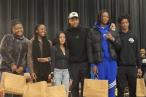 為家鄉(xiāng)九所高中每年提供2.5萬(wàn)獎(jiǎng)學(xué)金！利拉德：很榮幸能幫助學(xué)生