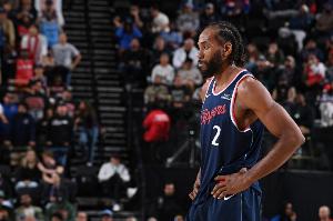 小卡何時能防對手箭頭？盧：當他100%健康 現(xiàn)在對他施壓不公平