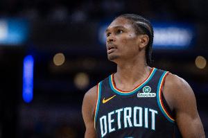 歷史僅7人！奧薩爾前135場達(dá)標(biāo)1300分775板280助185搶斷110封蓋