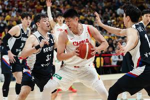 功虧一簣！籃板球?qū)Ρ戎袊谢@46:35多出韓國11個 但最后連丟3板