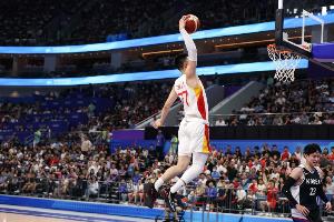 力戰(zhàn)難救主！張鎮(zhèn)麟17中6得全隊(duì)最高20分另8板2斷 2記三分險(xiǎn)翻盤