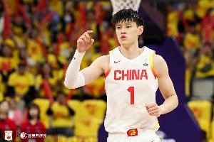 首節(jié)大帽很亮眼！曾凡博半場(chǎng)出戰(zhàn)9分鐘 拿到2分1板1助1帽