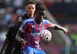 每體：巴薩加入簽約格伊競爭，備選施洛特貝克+于帕梅卡諾等人