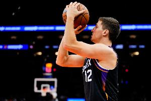 三分11中6砍24分！布克：吉萊斯皮是純粹籃球手 他骨子里就是贏家