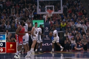 鄧恩、小卡、哈登接連命中三分 快船開局9-0進(jìn)攻高潮打停灰熊