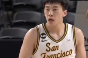 好好練級(jí)！王俊杰連續(xù)第二場(chǎng)得分上雙集錦來(lái)啦 籃下拼搶能量十足