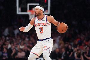 機(jī)警！哈特飛身完成搶斷 隨后反擊一條龍暴扣打停雄鹿