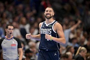 今夕是何年？克萊末節(jié)8中6爆砍17分拯救球隊！全場23分 正負值+15