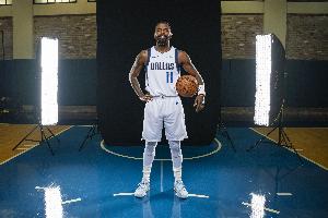 歐文借用歌詞勉勵球隊：當(dāng)逆境來臨時 你們是否依然支持我們？