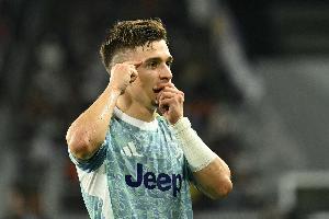 小孔塞桑：和伊爾迪茲踢球很輕松 弗拉霍維奇可能是內(nèi)收肌問題