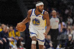 小摩擦！穆迪和費(fèi)爾斯對位時(shí)互相推搡 均吃到技術(shù)犯規(guī)