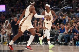 4前場板很有侵略性！巴特勒半場9中3 得到11分6板5助&正負(fù)值+12