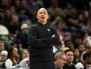 泰倫·盧談讓萊昂納德防弗拉格：我們?cè)谙掳雸?chǎng)對(duì)他協(xié)防做得很好