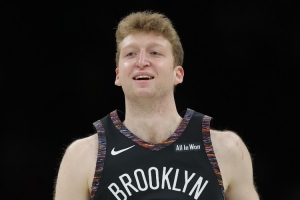 手感火熱！27號(hào)秀沃爾夫半場(chǎng)9中6&4記三分轟17分2板 次節(jié)獨(dú)得11分