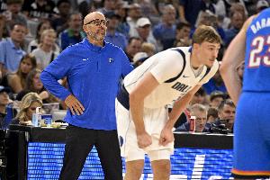 小卡談弗拉格：基德調(diào)教很到位 弗拉格能拉開(kāi)空間能沖筐&還有中投