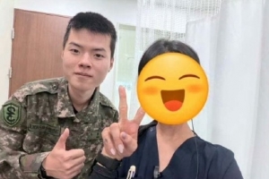 韓國網(wǎng)友曬照：偶遇服役中的Deft