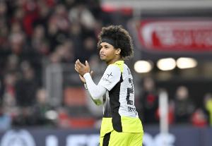 洗心革面？非法持槍風(fēng)波后阿德耶米連續(xù)3場破門，上場打入制勝球