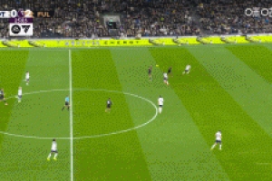 熱刺差點(diǎn)再丟球！波羅失誤，丘庫(kù)埃澤單刀過掉門將被范德芬鏟斷