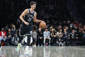 籃網(wǎng)主帥：薩拉夫的突破&組織是強(qiáng)項(xiàng) 我認(rèn)為他還有提升空間