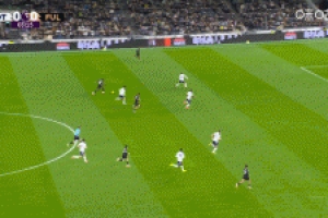 熱刺主場(chǎng)落后！貝里瓦爾失誤，丘庫(kù)埃澤助攻泰特破門