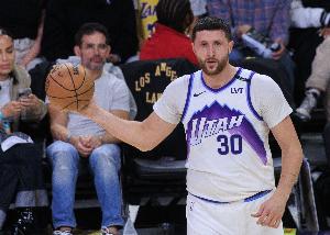 彈無虛發(fā)！努爾基奇首節(jié)7分鐘 4中4&三分2中2拿到10分4板3助