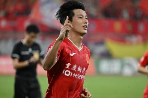 足球報：銅梁龍年輕化與戰(zhàn)術(shù)相契合，沖超后仍將重視年輕人的培養(yǎng)