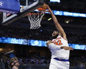 比賽解說：唐斯確實(shí)得不到哨 但他抱怨太多 少抱怨裁判更愿意傾聽