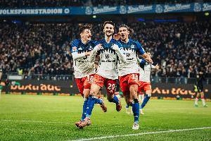 阿森納租將維埃拉第94分鐘讀秒絕殺，助十人漢堡2-1斯圖加特