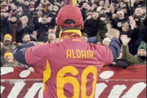 436場(chǎng)奪1冠！羅馬賽前為60歲俱樂(lè)部傳奇中衛(wèi)阿爾戴爾舉辦致敬儀式