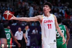 媒體人：打成這樣和全運無關(guān) 余嘉豪打完全運回西班牙17罰16中