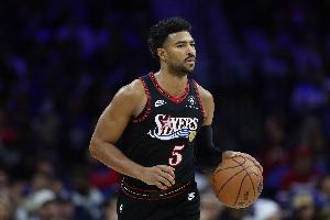 穩(wěn)定射手！格萊姆斯15中8得28分10板4助2斷 三分球8中4